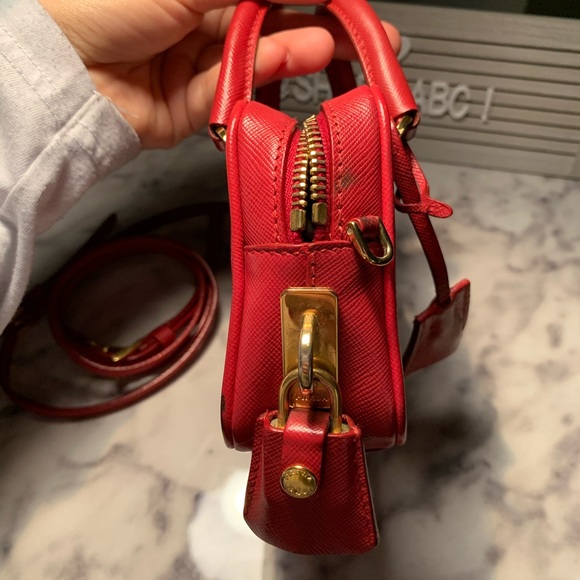 🛑SOLD 🛑Prada mini saffiano crossbody - Picture 4 of 8